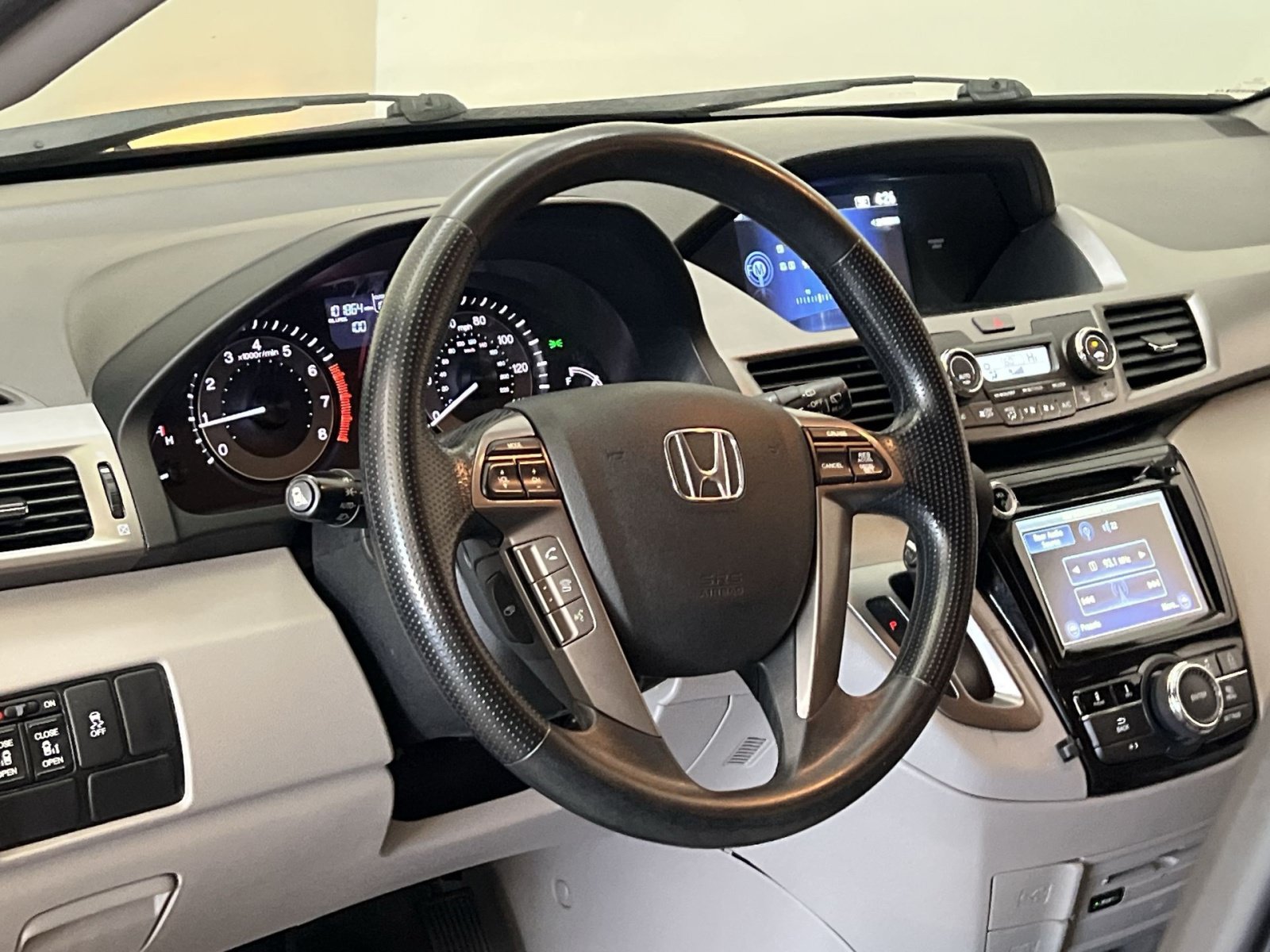 Used 2016 Honda Odyssey SE image 15