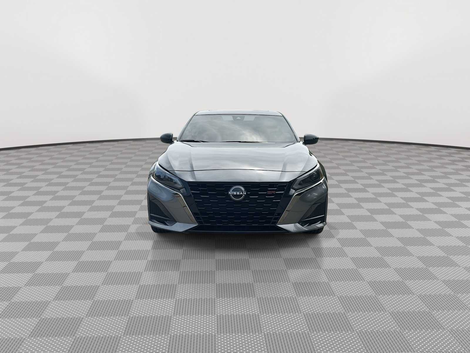Used 2024 Nissan Altima 2.5 SR w/ SR Premium Package FWD image 9