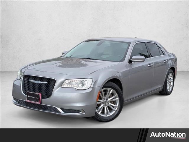 Used 2017 Chrysler 300 Limited image 1