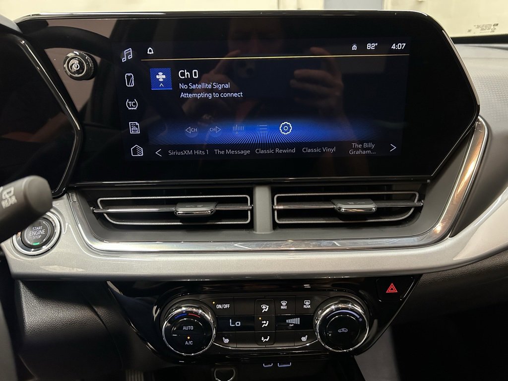 Used 2025 Chevrolet Trax LT w/ Driver Confidence Package image 25