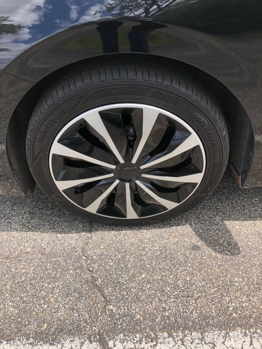 Used 2022 Hyundai Ioniq Limited FWD image 9