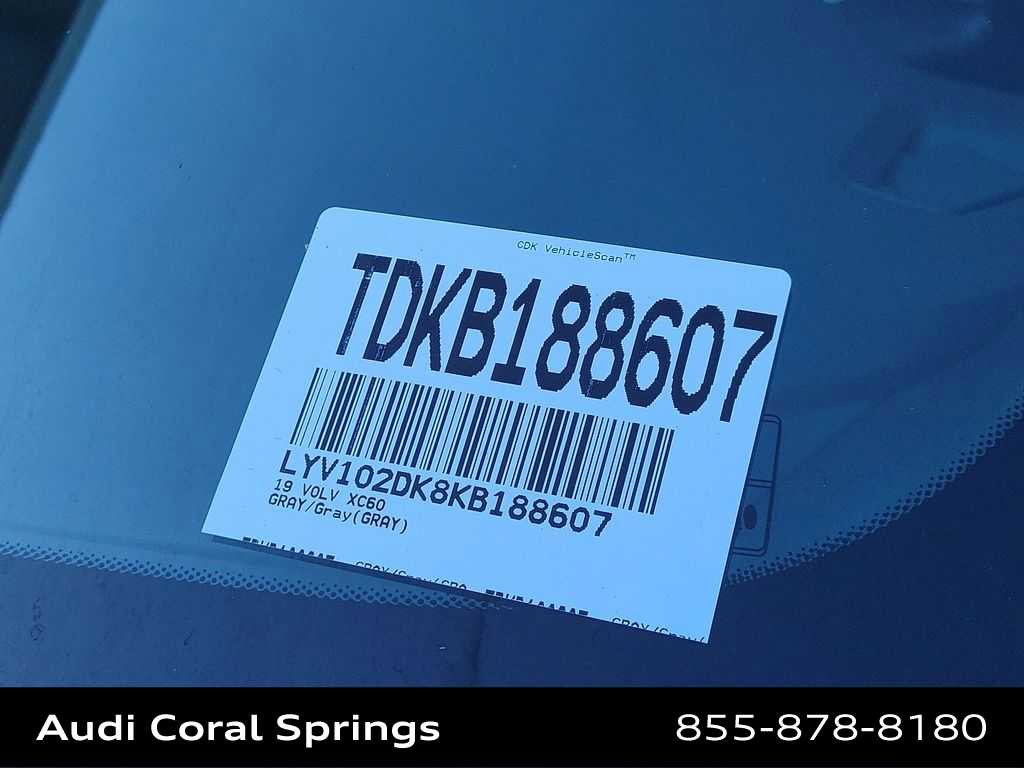 Used 2019 Volvo XC60 T5 Momentum w/ Premium Package image 29