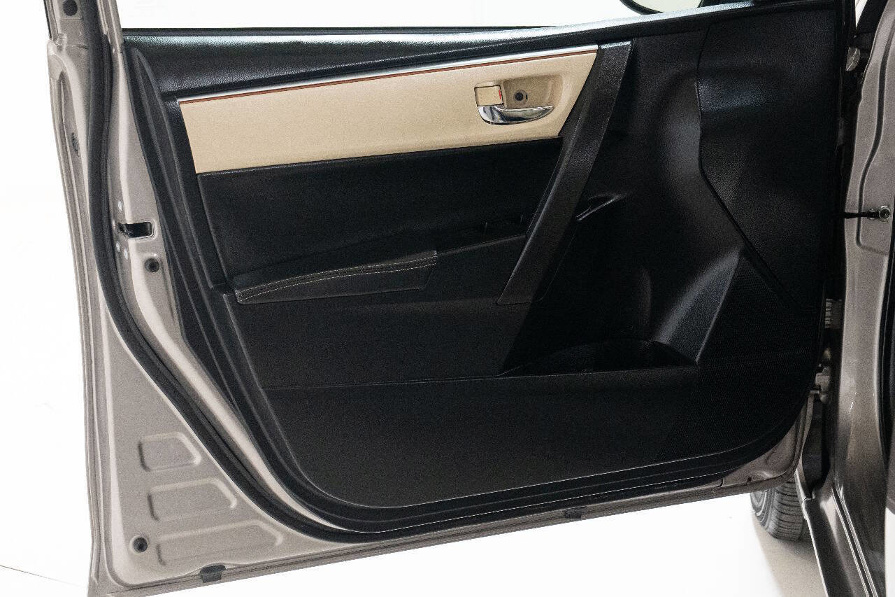 Used 2016 Toyota Corolla LE image 19