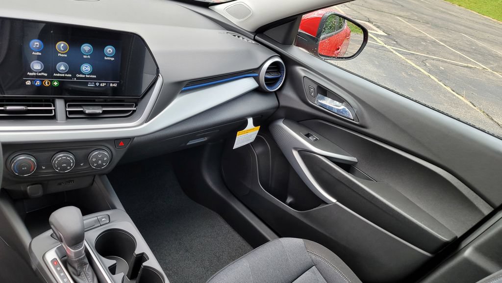 New 2026 Chevrolet Trax LS w/ LS Convenience Package FWD image 23