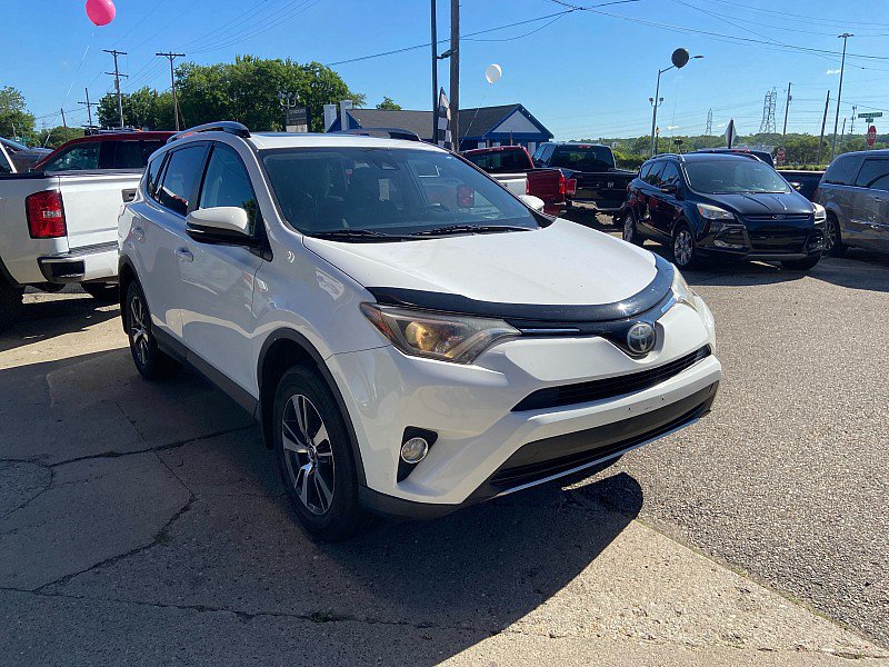Used 2018 Toyota RAV4 XLE AWD/4WD image 6