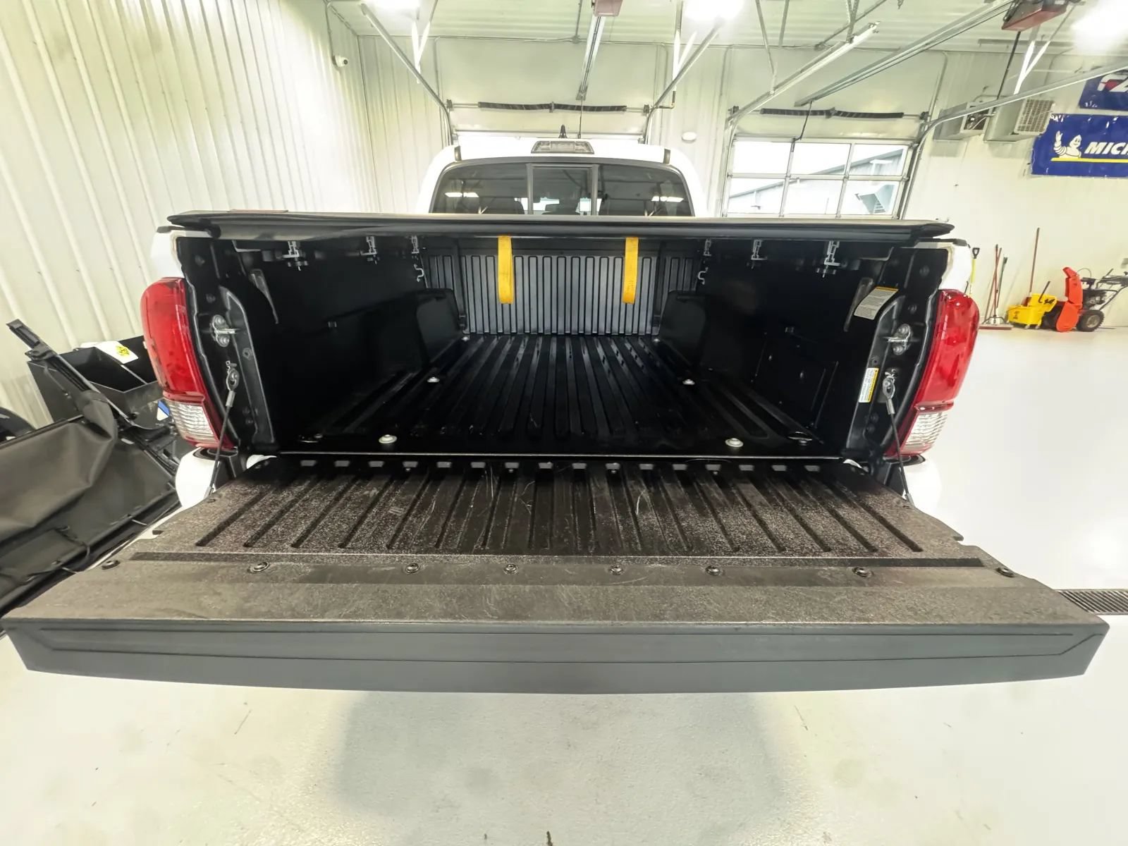 Used 2023 Toyota Tacoma SR AWD/4WD image 8