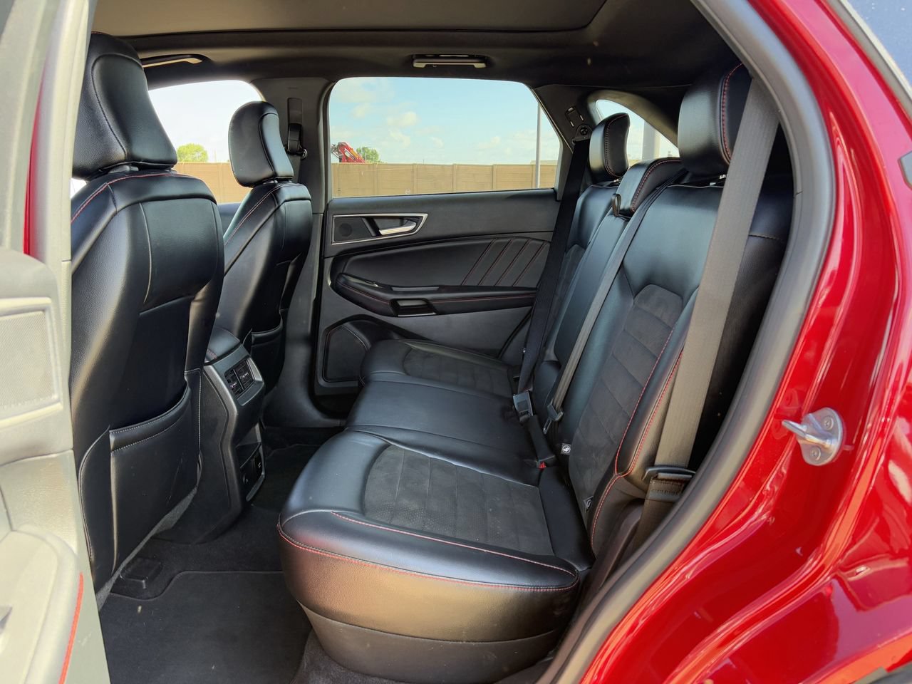 Used 2022 Ford Edge ST-Line AWD/4WD image 28