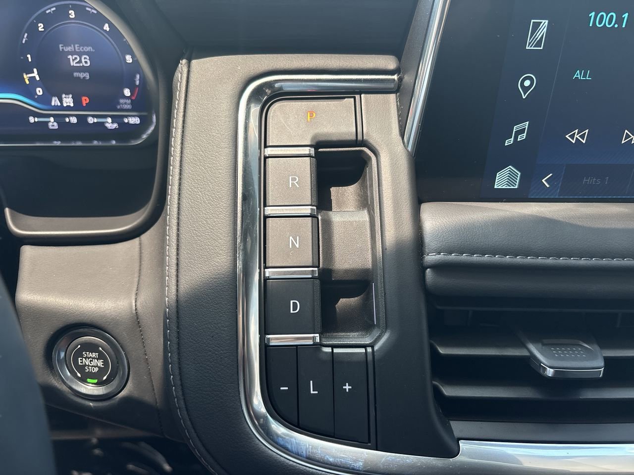 Used 2024 Chevrolet Tahoe Z71 w/ Luxury Package AWD/4WD image 26
