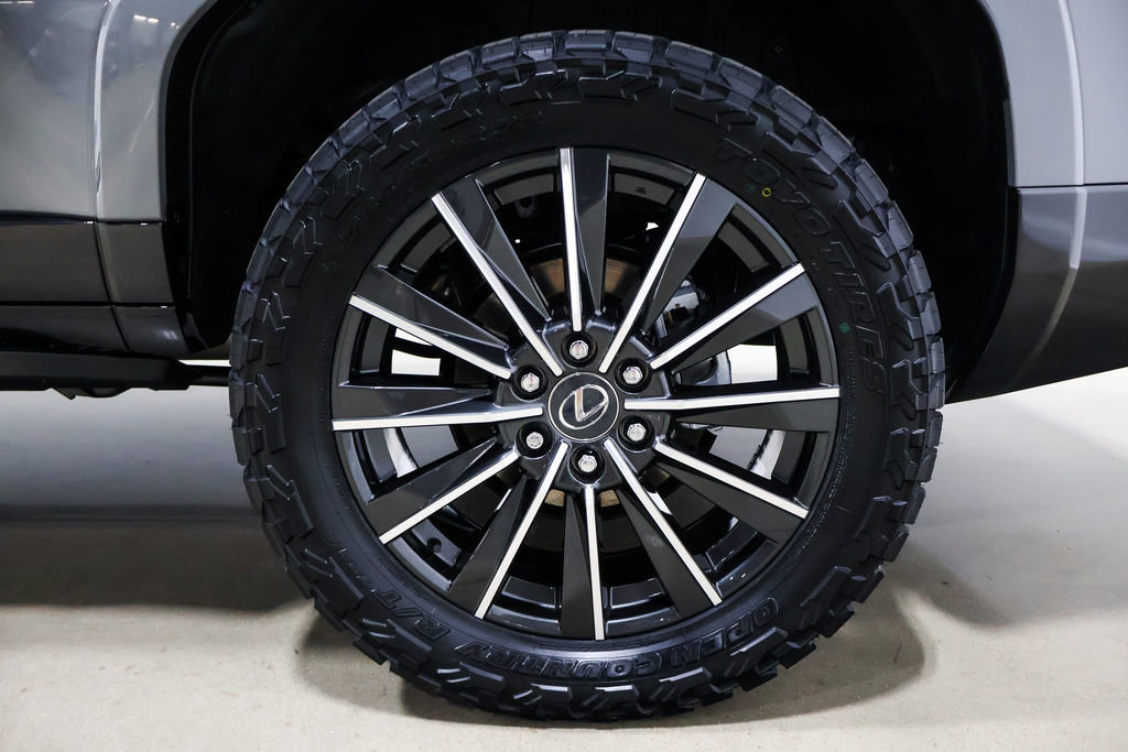 Used 2026 Lexus GX 550 w/ Accessory Package (2T) AWD/4WD image 20