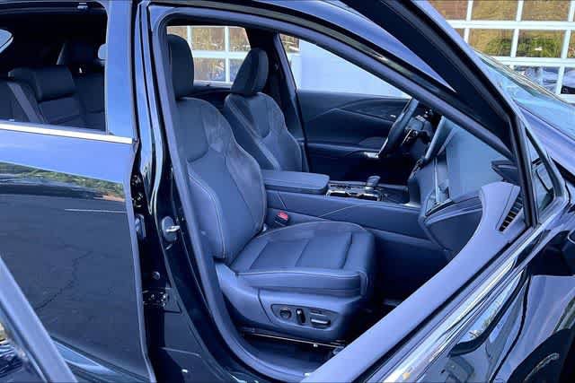 Certified 2025 Lexus RX 450h AWD w/ Convenience Package image 29