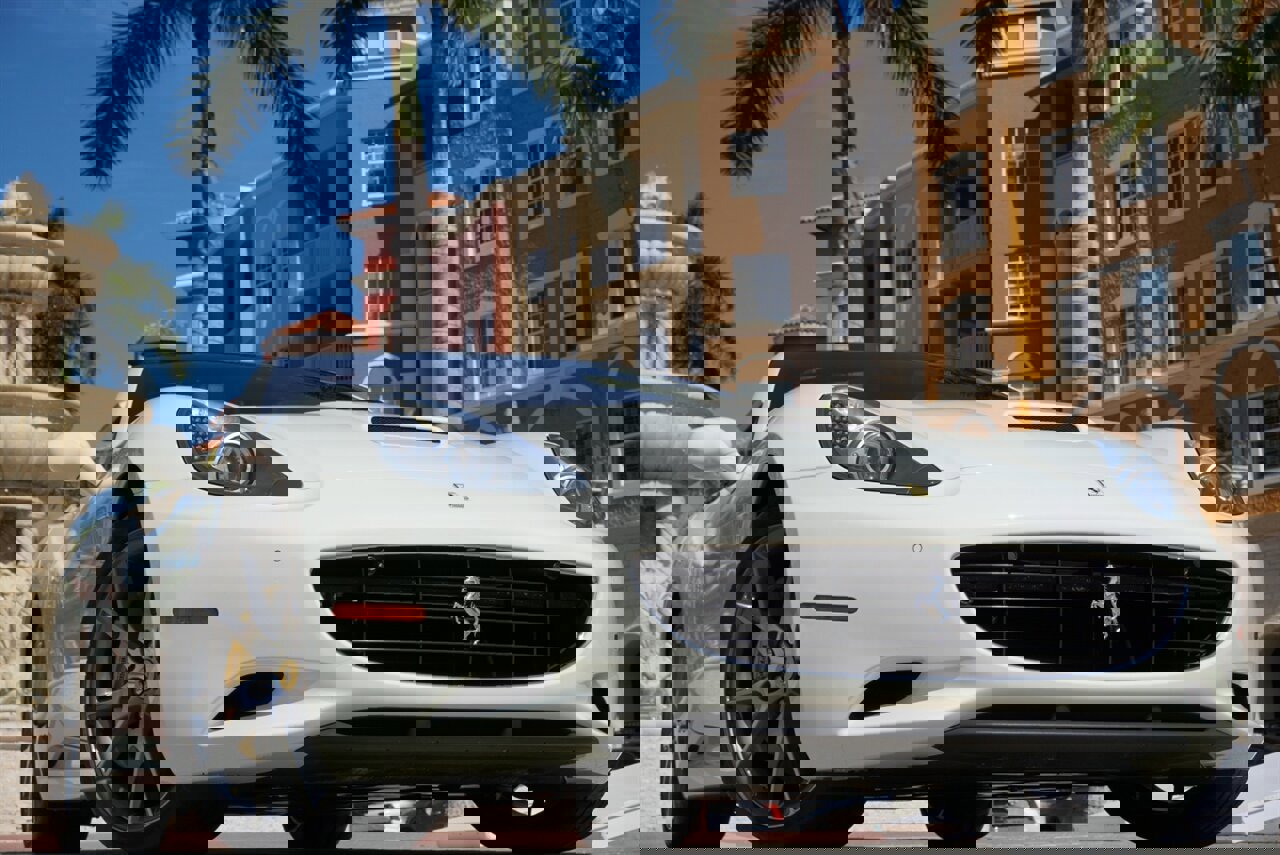 Used 2014 Ferrari California RWD image 49
