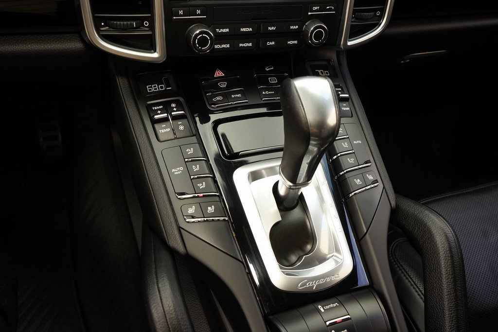 Used 2017 Porsche Cayenne S image 16