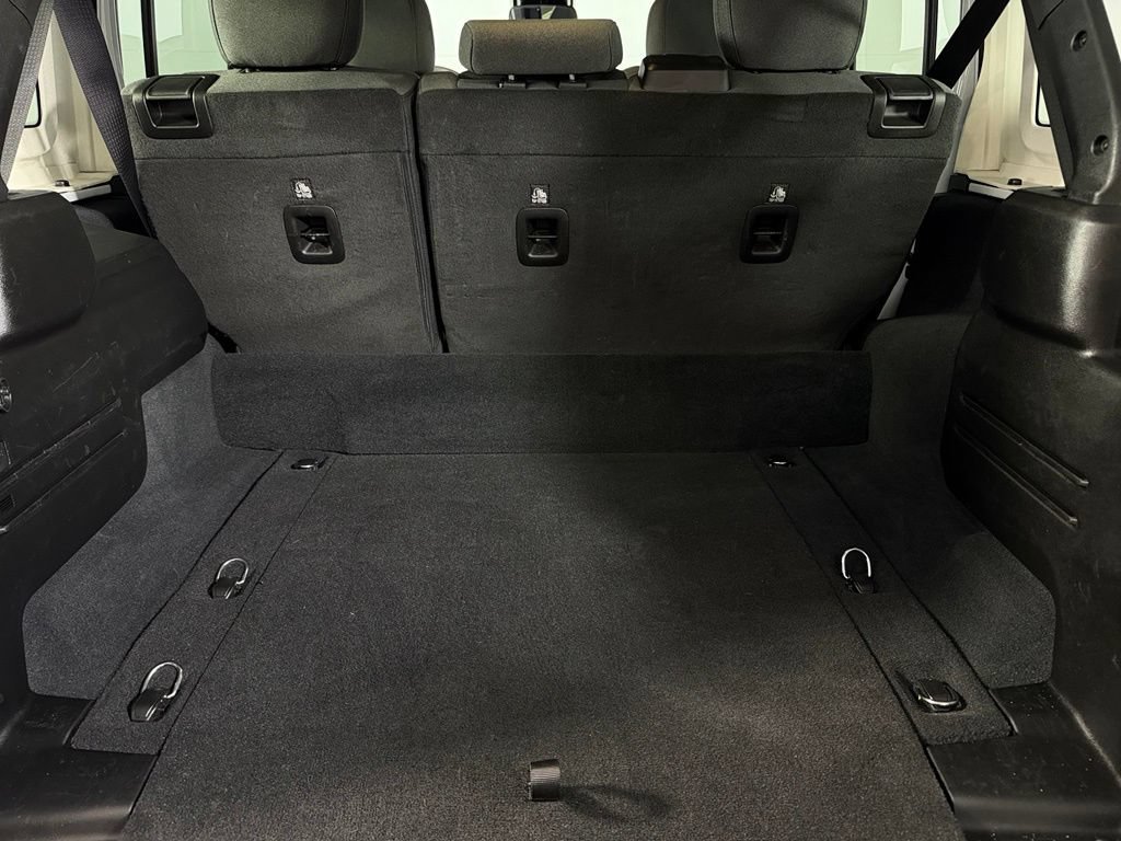 Used 2024 Jeep Wrangler Unlimited Sahara AWD/4WD image 27