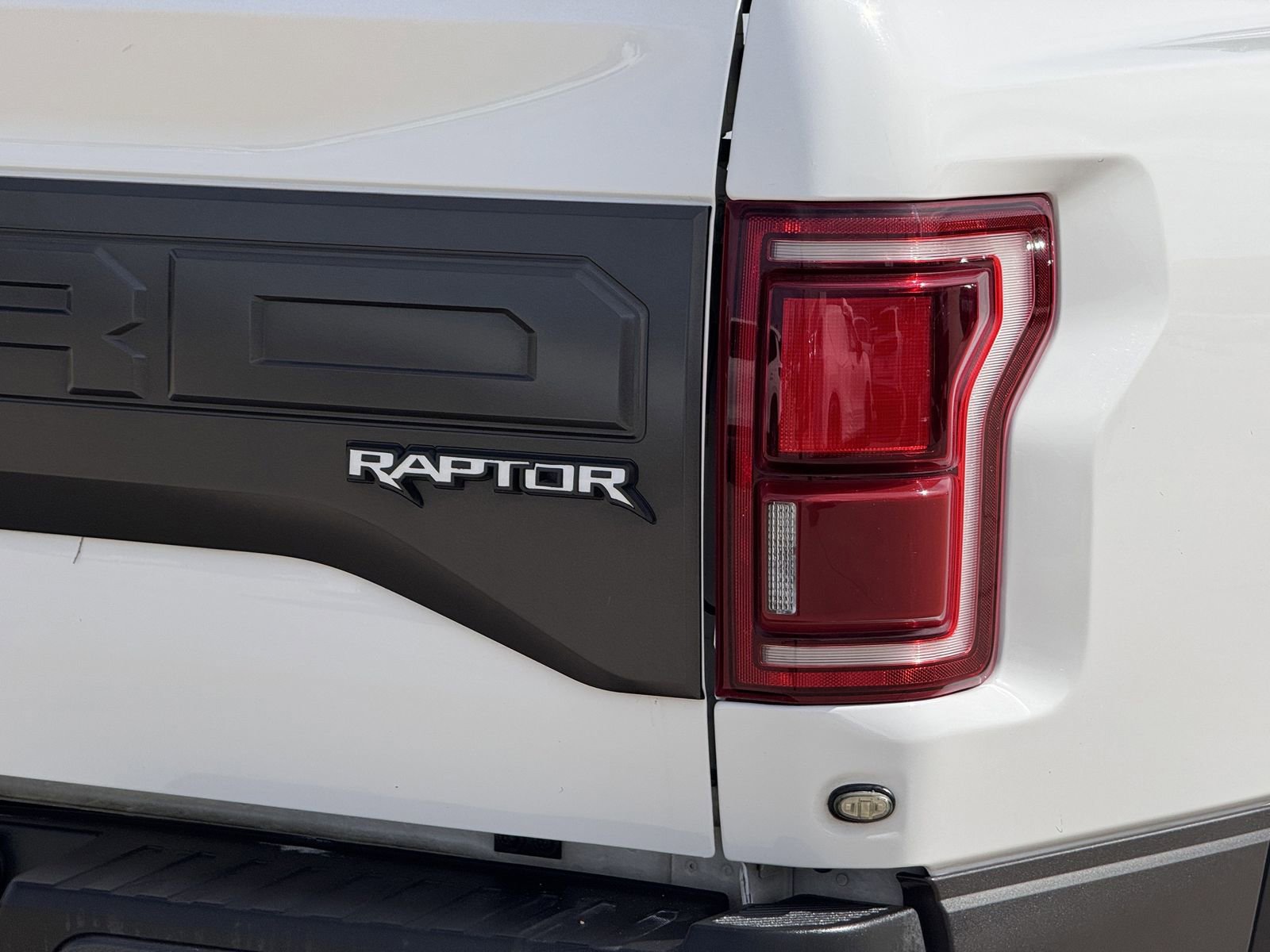 Used 2018 Ford F150 Raptor w/ Equipment Group 802A Luxury image 11