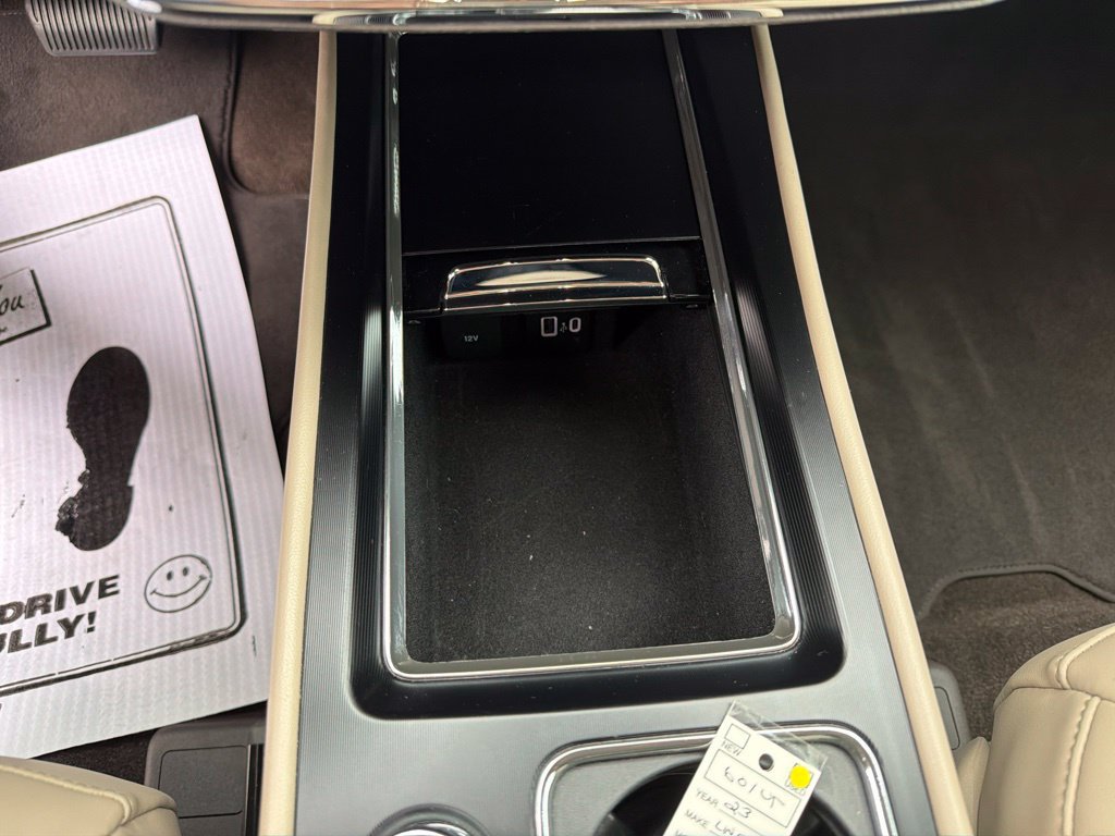 Used 2023 Lincoln Corsair AWD image 27