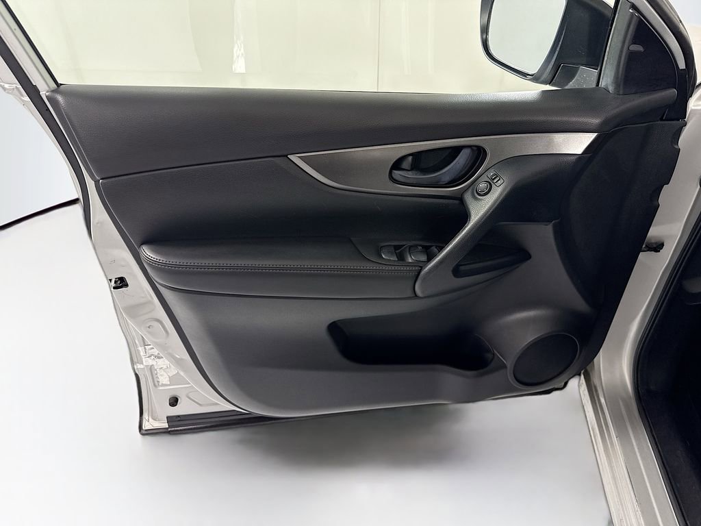Used 2021 Nissan Rogue Sport S AWD/4WD image 24