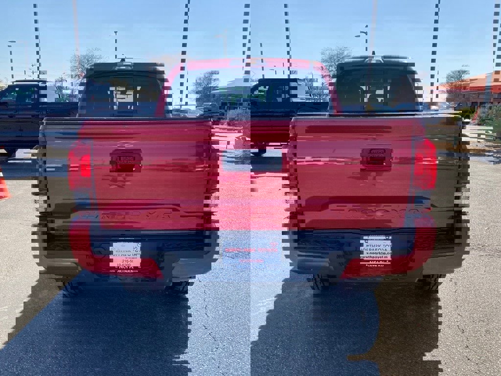 Used 2022 Toyota Tacoma SR w/ SR Convenience Package image 6