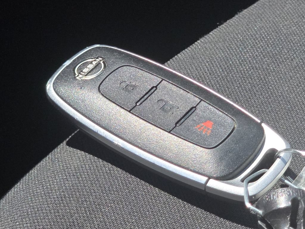 Used 2024 Nissan Rogue S AWD/4WD image 32