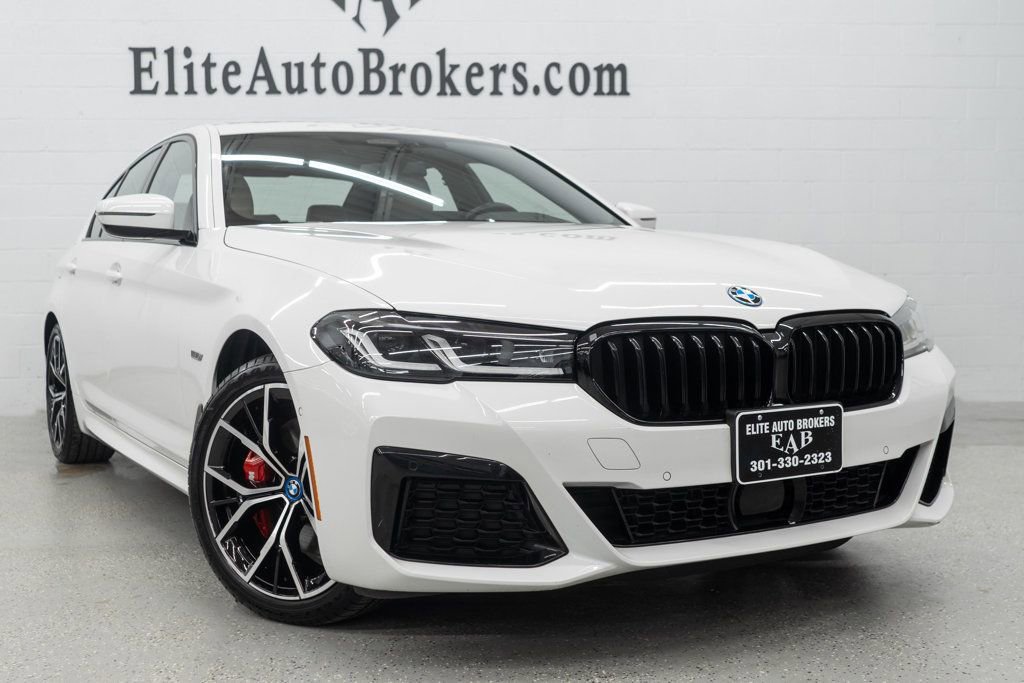 Used 2023 BMW 530e xDrive w/ M Sport Package AWD/4WD image 7