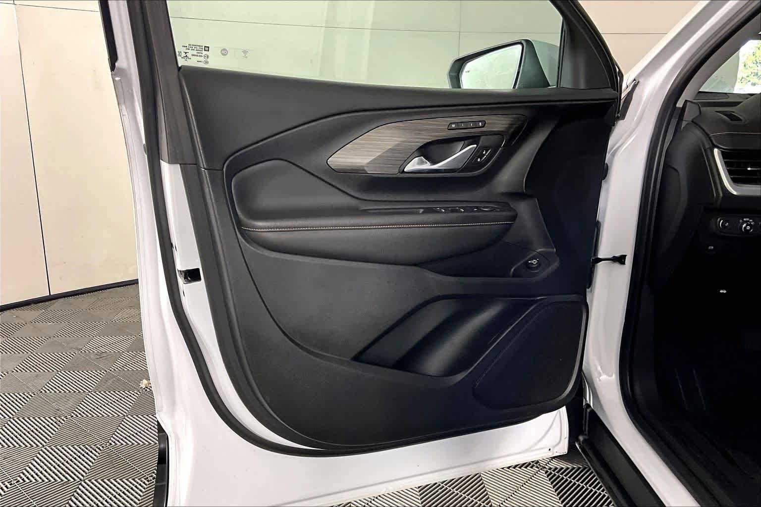 Certified 2021 GMC Terrain SLT w/ LPO, Floor Liner Package image 21