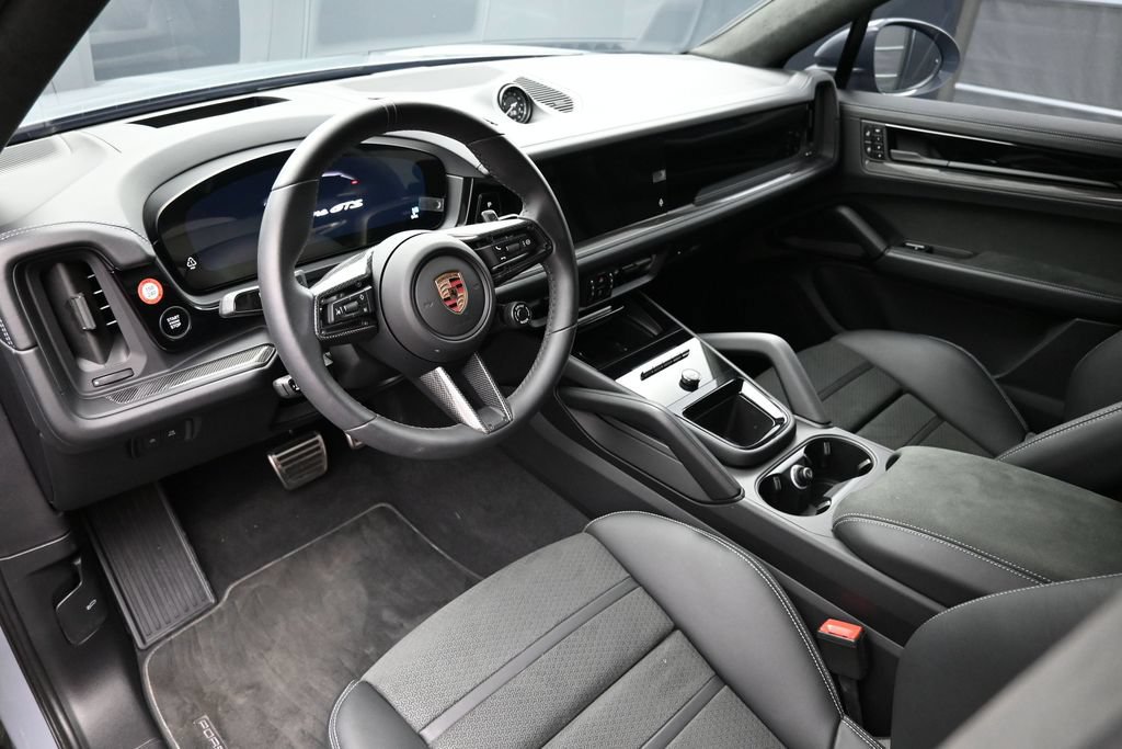 Certified 2025 Porsche Cayenne GTS AWD/4WD image 4