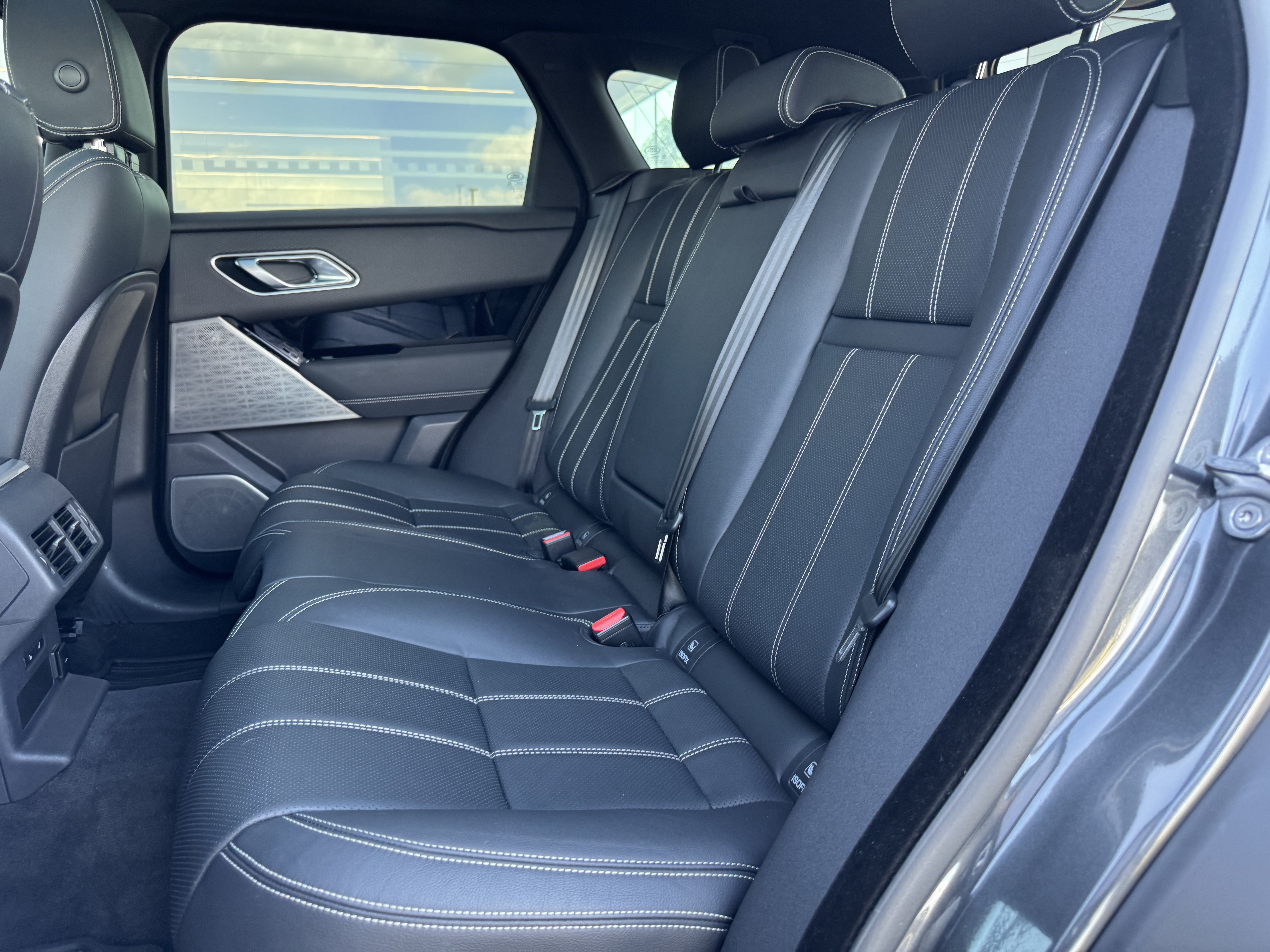 Certified 2022 Land Rover Range Rover Velar R-Dynamic S AWD/4WD image 24