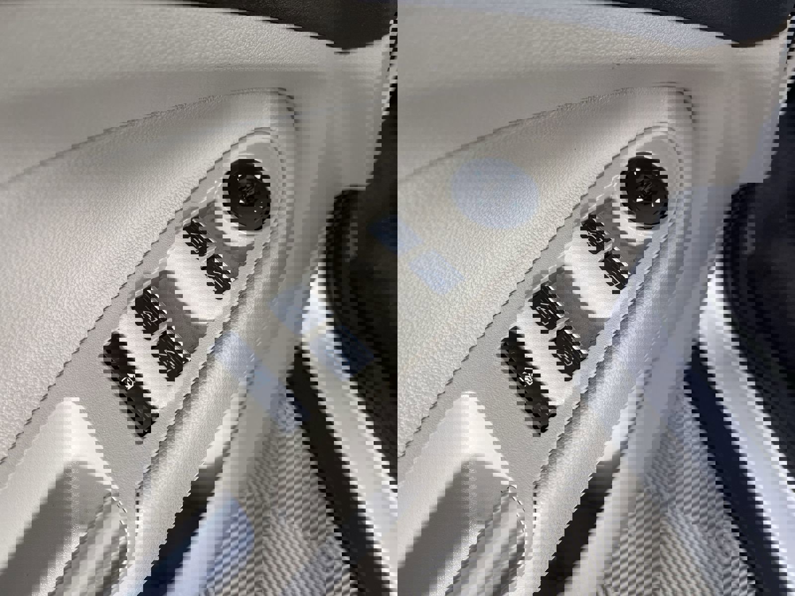 Used 2019 Ford Escape Titanium image 14