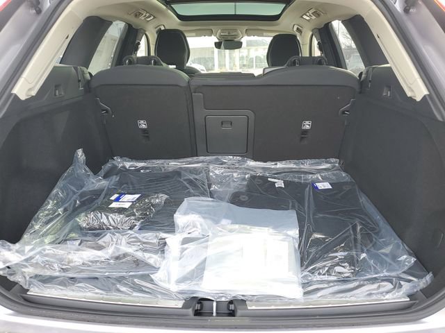 New 2026 Volvo XC60 B5 Plus w/ Protection Package Premier image 28
