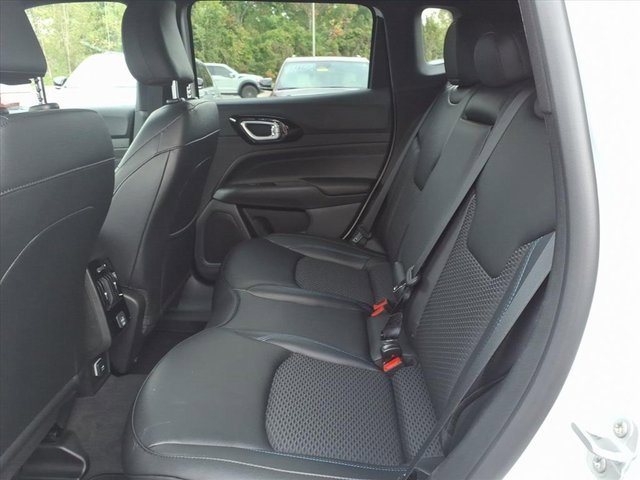 New 2026 Jeep Compass Latitude image 9