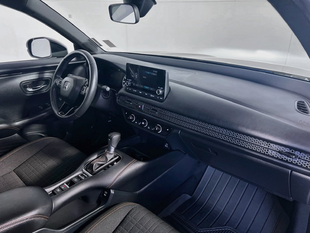 Used 2024 Honda HR-V Sport image 25