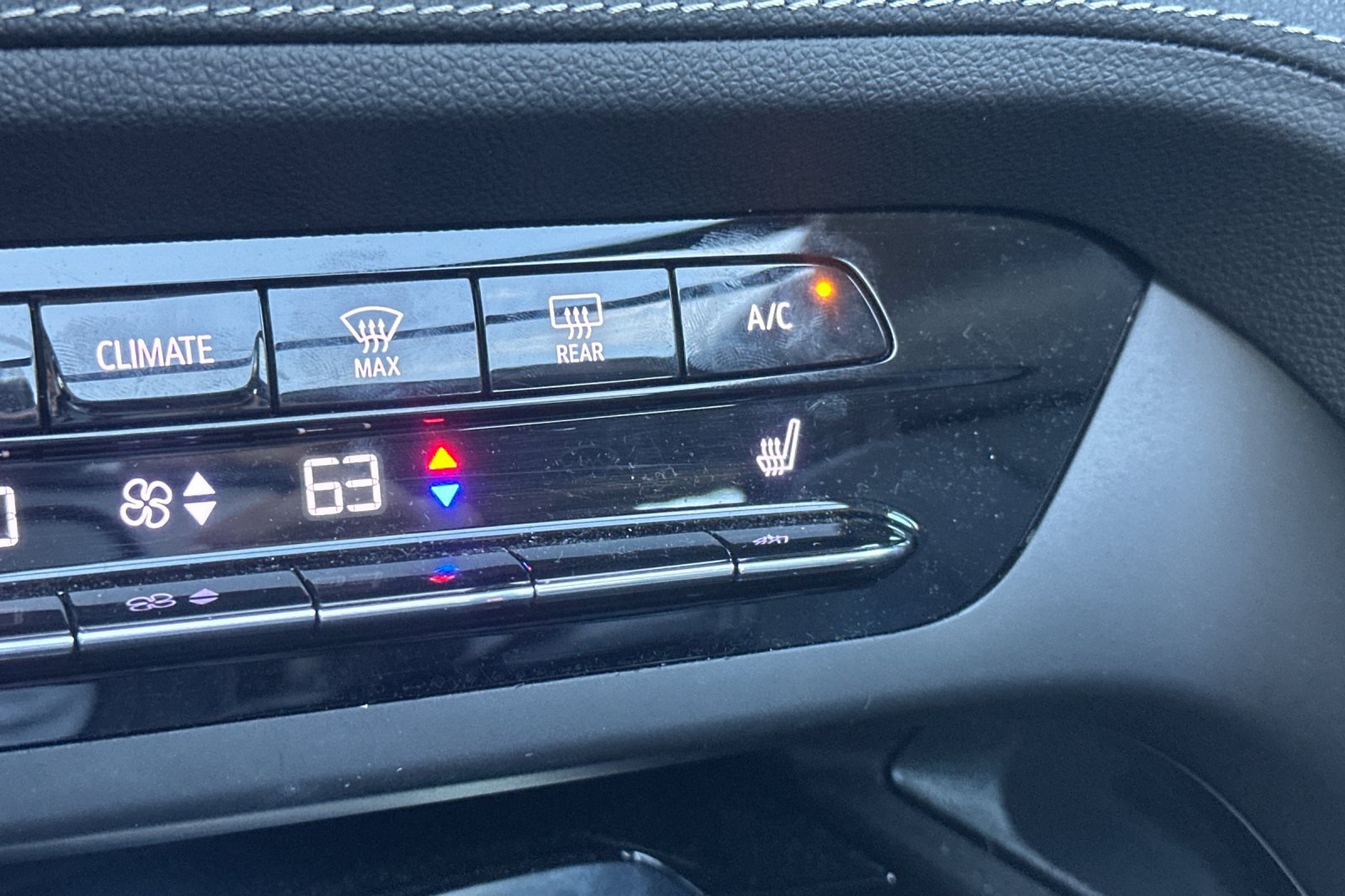 Used 2021 Buick Envision Essence FWD image 31