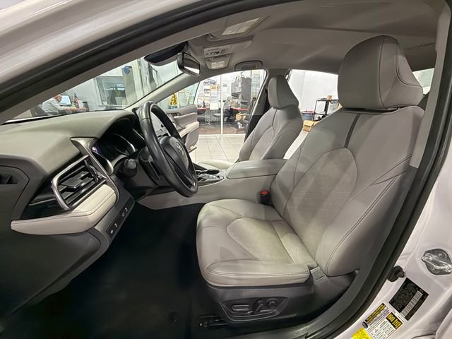Used 2023 Toyota Camry XSE image 10