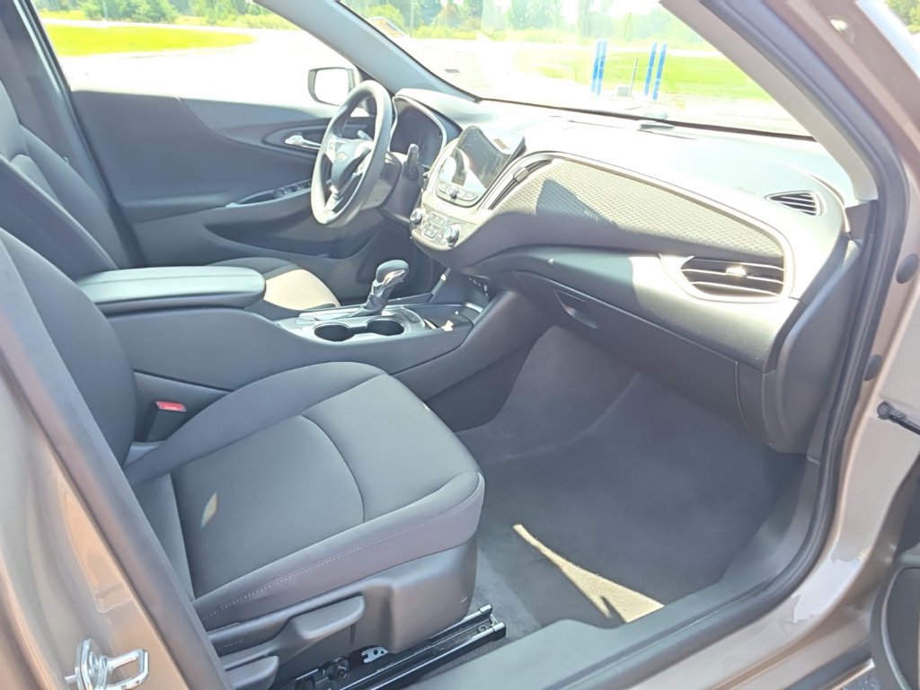 Used 2024 Chevrolet Malibu LT FWD image 21