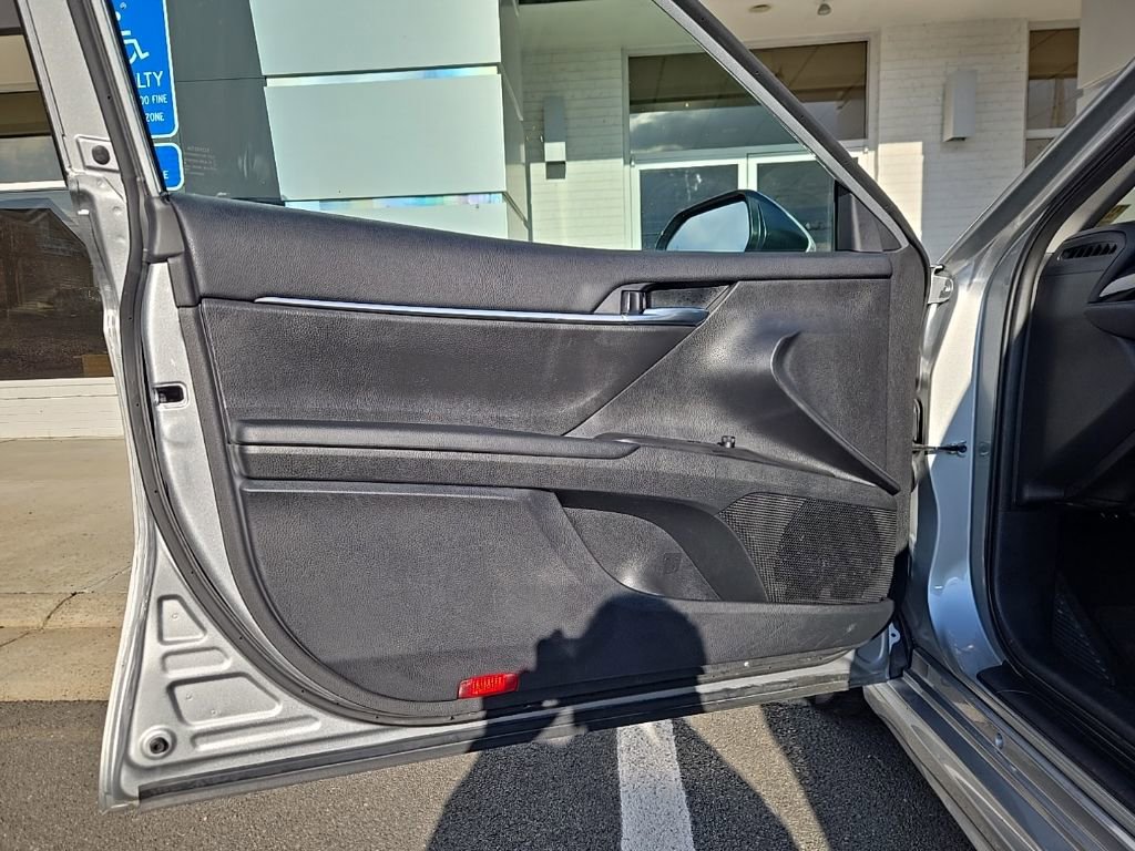 Used 2024 Toyota Camry SE w/ Cold Weather Package image 12