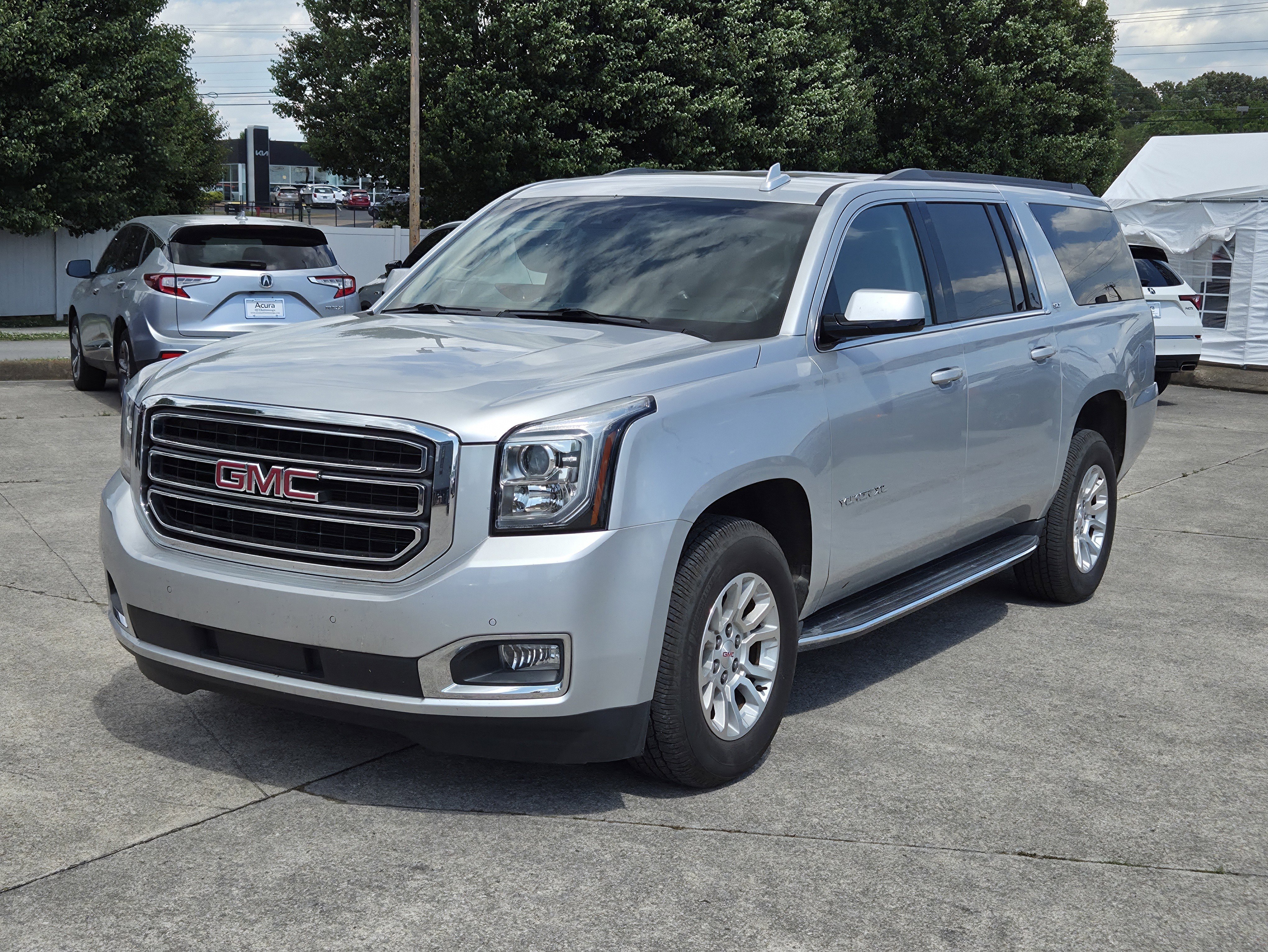 Used 2017 GMC Yukon XL SLT w/ Open Road Package RWD image 2