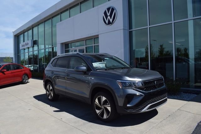 New 2024 Volkswagen Taos SE