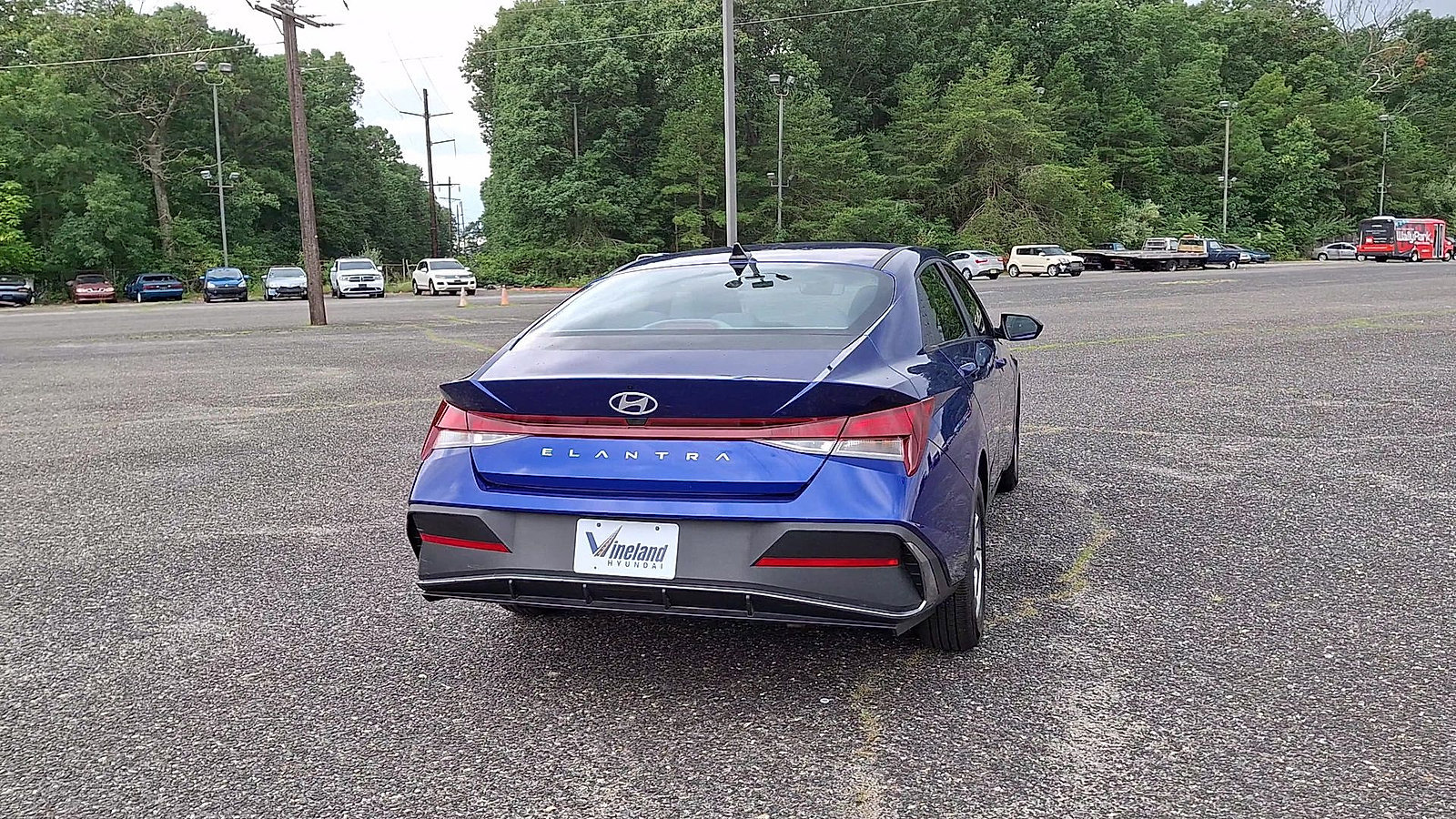 Certified 2025 Hyundai Elantra SE FWD image 7