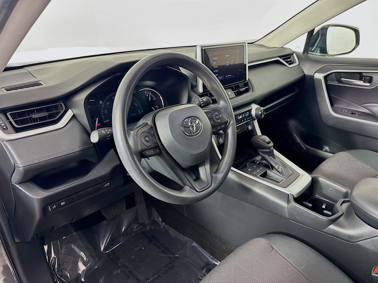 Used 2024 Toyota RAV4 XLE image 10