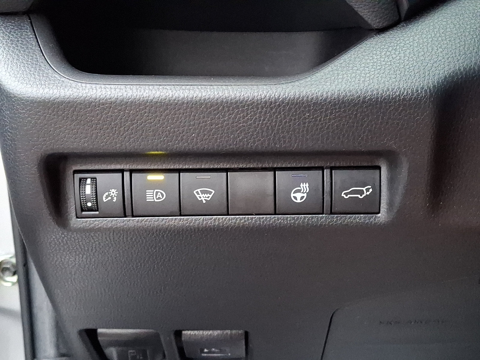 Used 2022 Toyota RAV4 XLE w/ Convenience Package AWD/4WD image 24