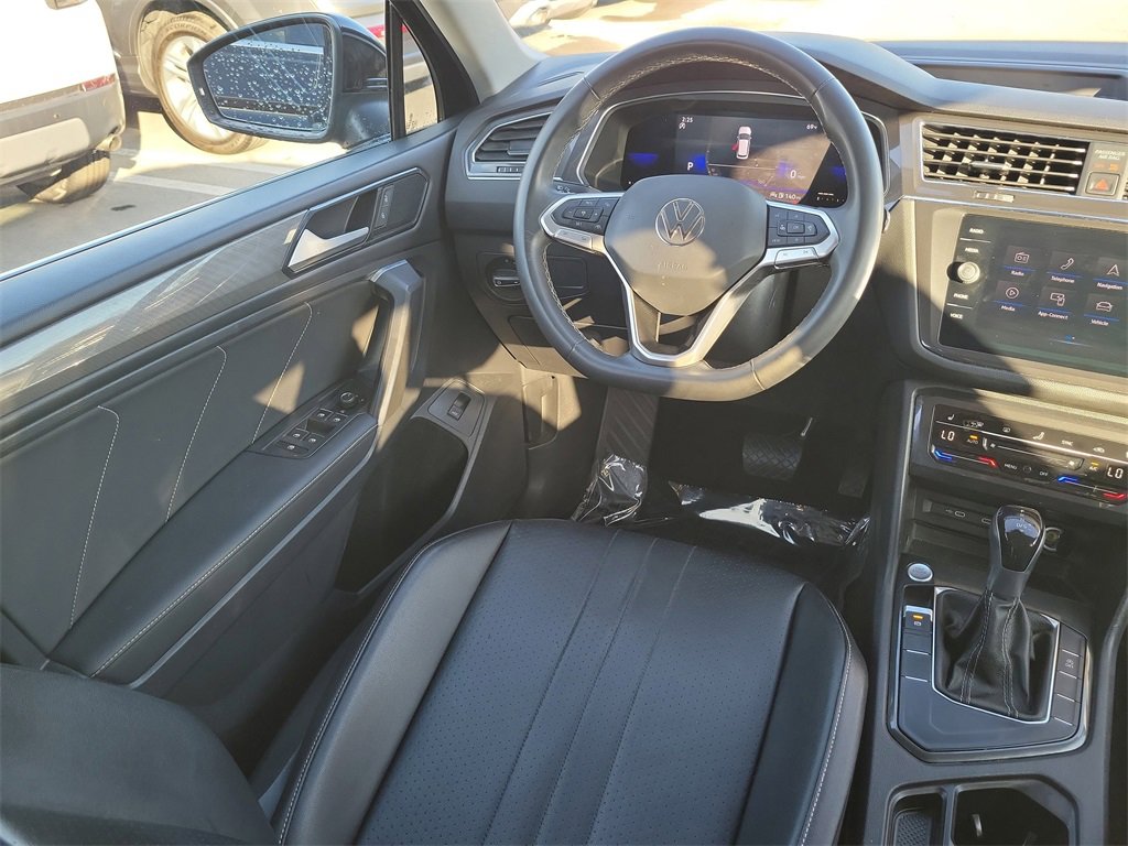 Used 2022 Volkswagen Tiguan SE image 10