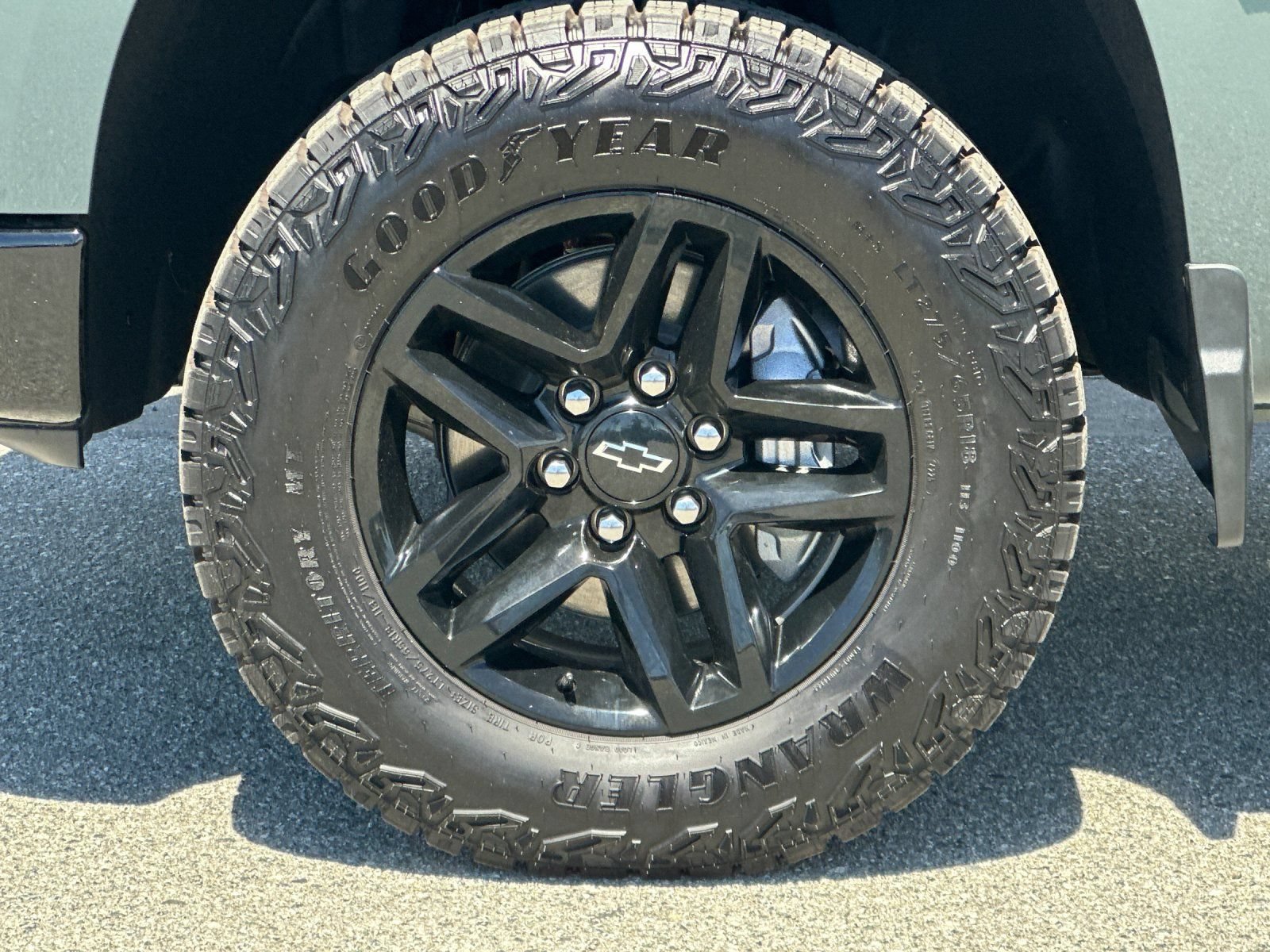 Used 2026 Chevrolet Silverado 1500 Custom Trail Boss w/ LPO, Dark Essentials Package AWD/4WD image 32