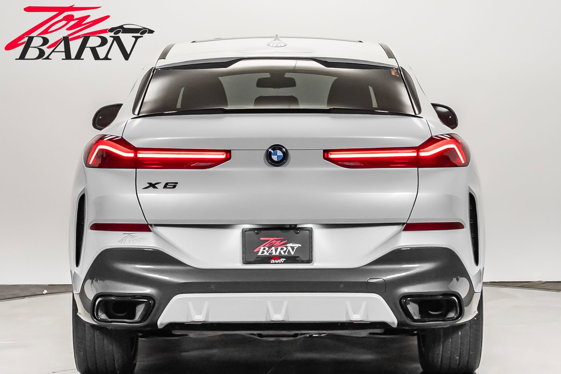 Used 2022 BMW X6 xDrive40i w/ Executive Package image 4