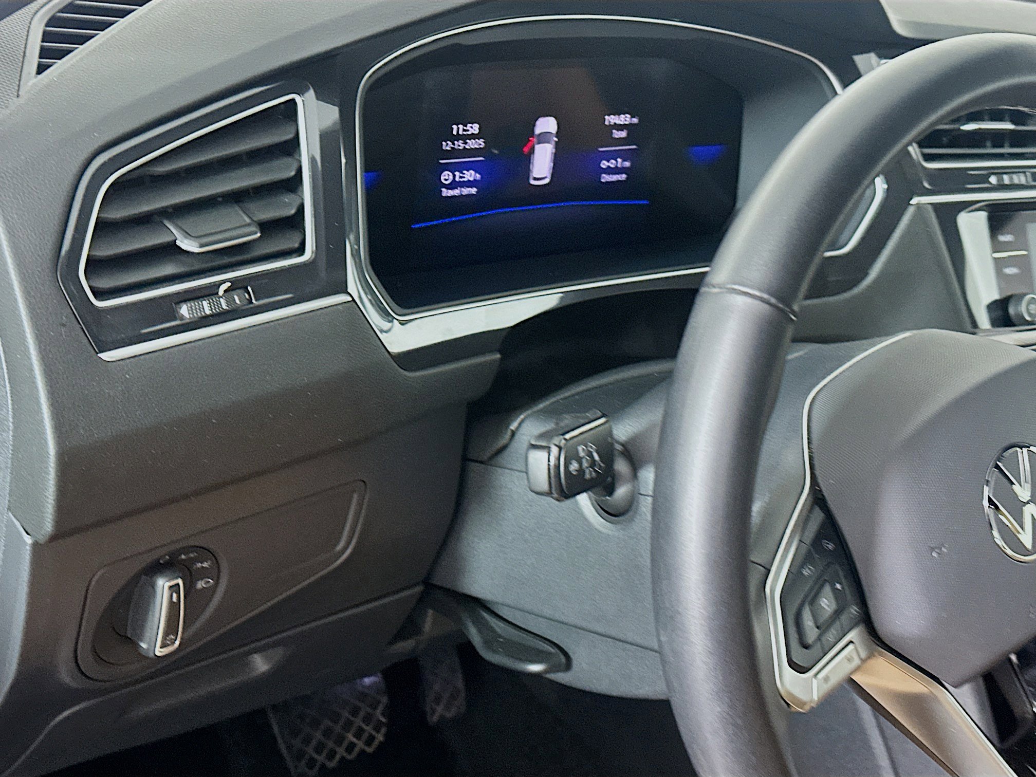 Used 2024 Volkswagen Tiguan SE image 17