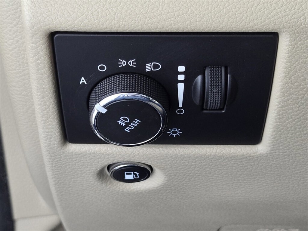 Used 2021 Jeep Grand Cherokee Limited image 26