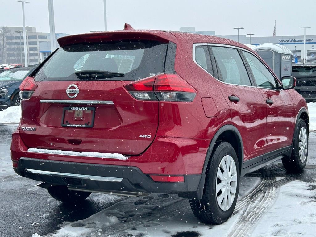 Used 2017 Nissan Rogue S image 7
