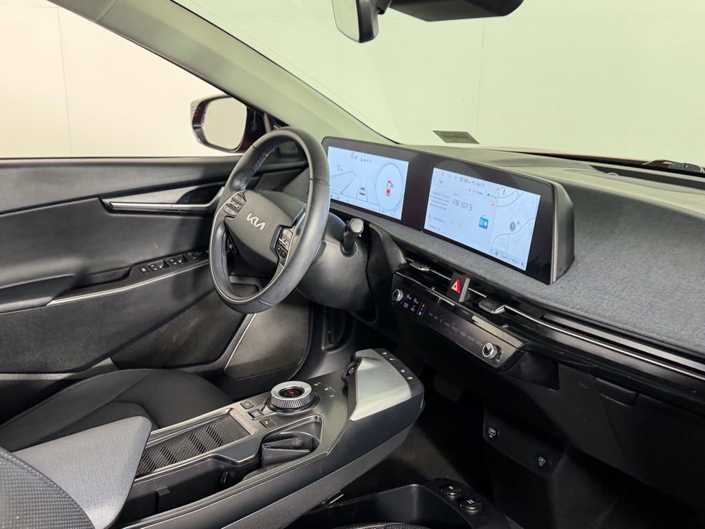 Used 2023 Kia EV6 Wind image 31