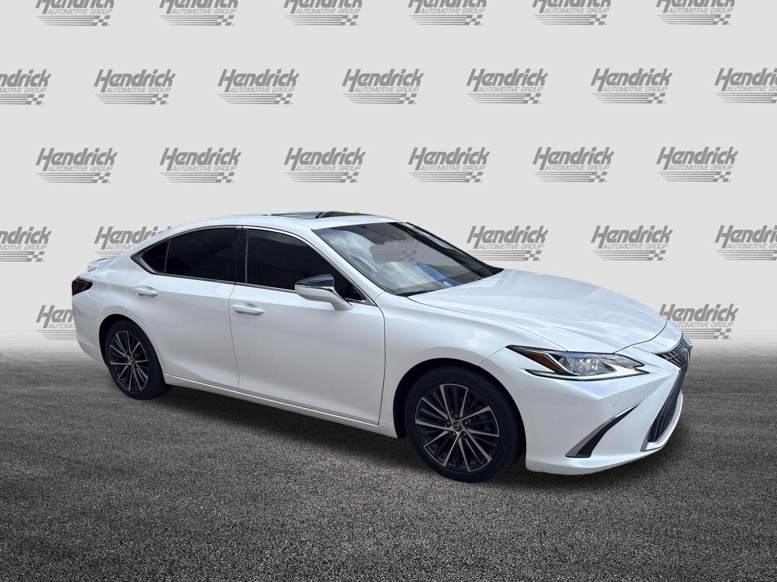 Used 2024 Lexus ES 300h w/ Premium Package FWD image 2