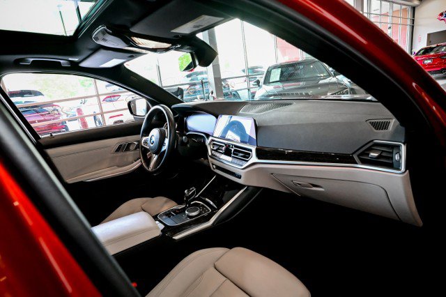 Used 2021 BMW 330i xDrive Sedan w/ M Sport Package AWD/4WD image 27