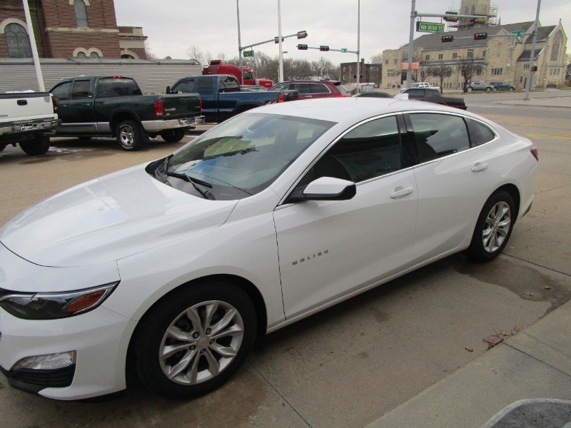 Used 2020 Chevrolet Malibu LT FWD image 1