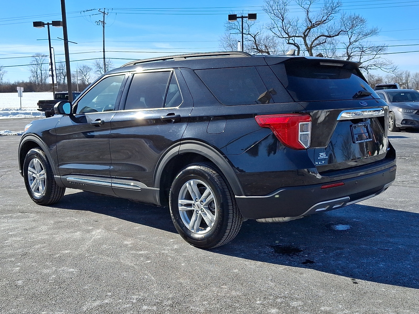 Used 2021 Ford Explorer XLT w/ Equipment Group 202A image 6